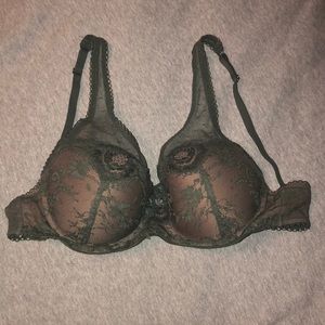 Victoria’s Secret green bra